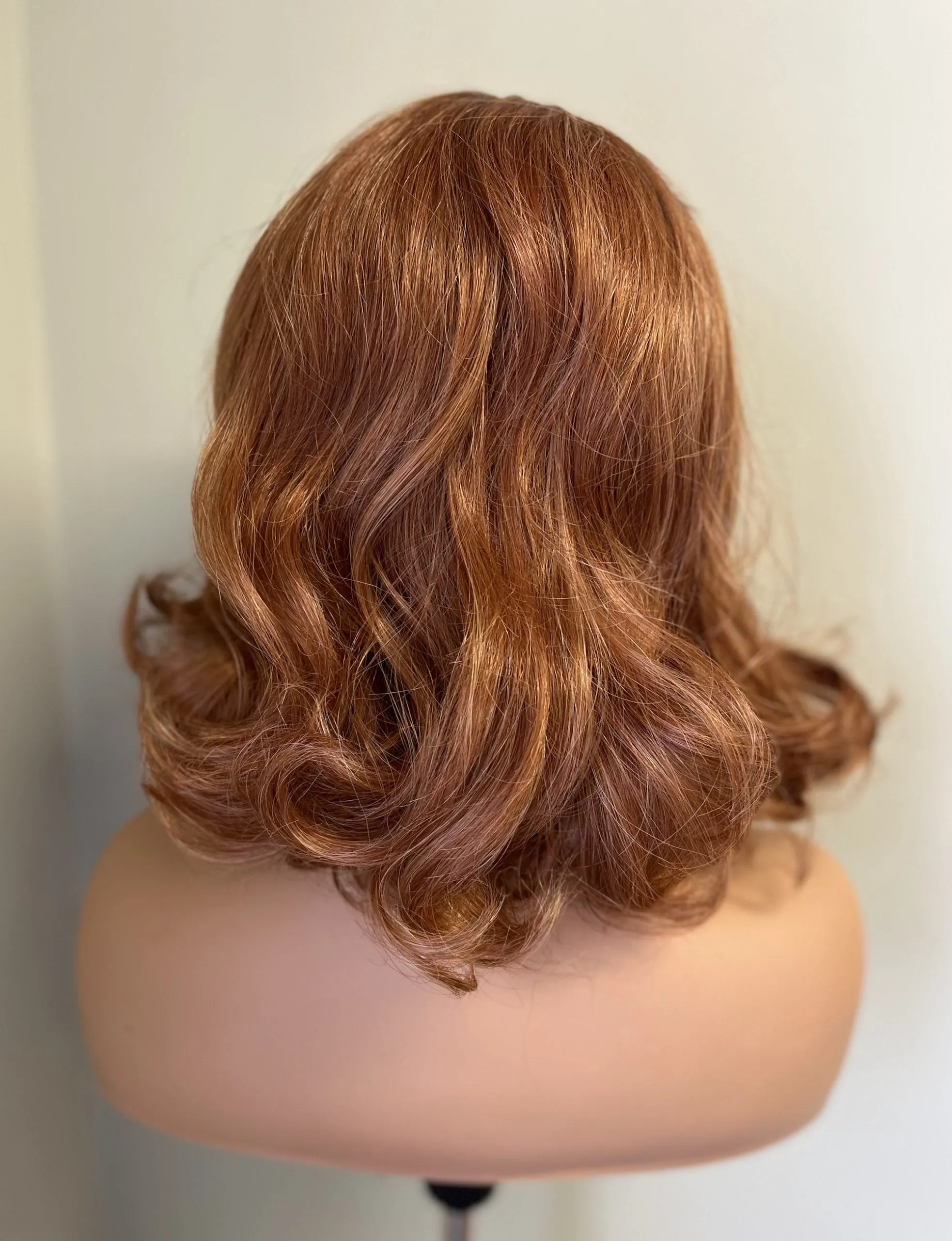 Preloved, Belle Tress, Summer Peach wig | Heat-friendly synthetic | Sumptuous Strawberry | Average cap | 13.5″ length
