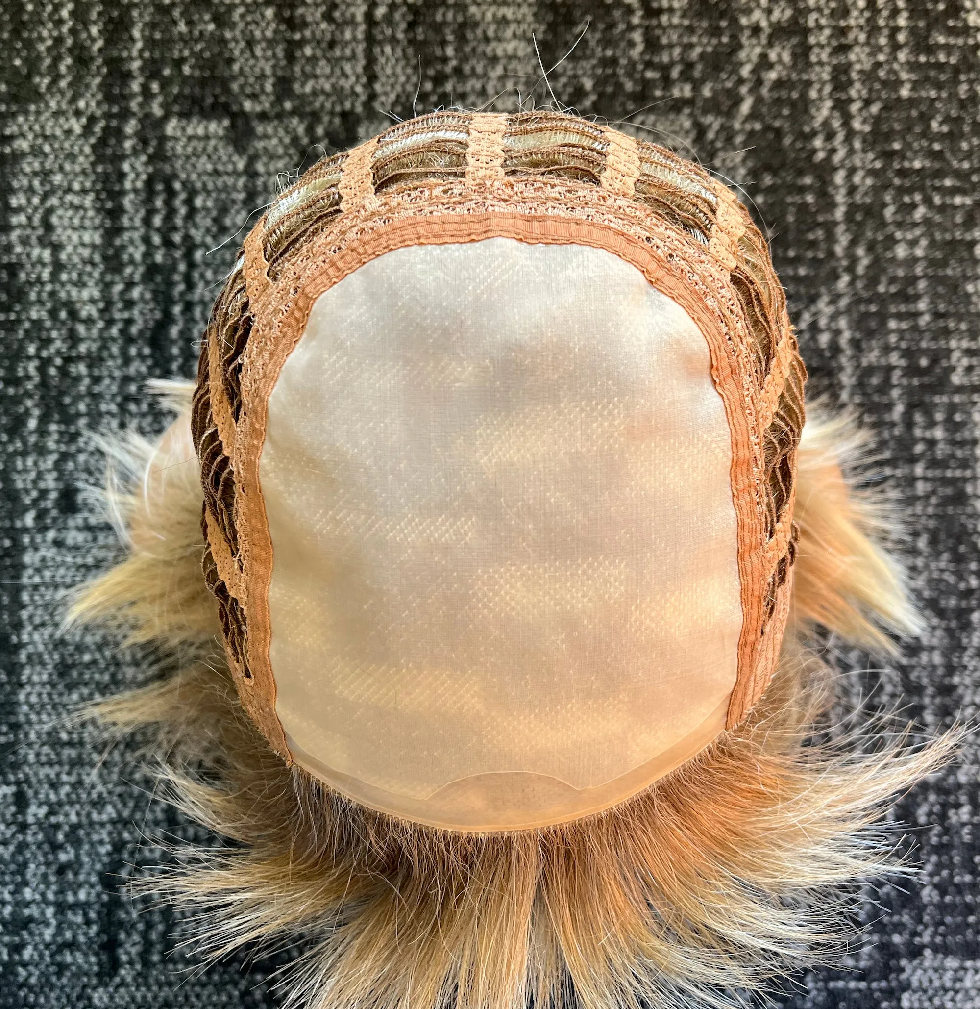 Preloved, Rene of Paris, Erin wig | Synthetic fibre | Creamy Toffee | Average cap | 11" length