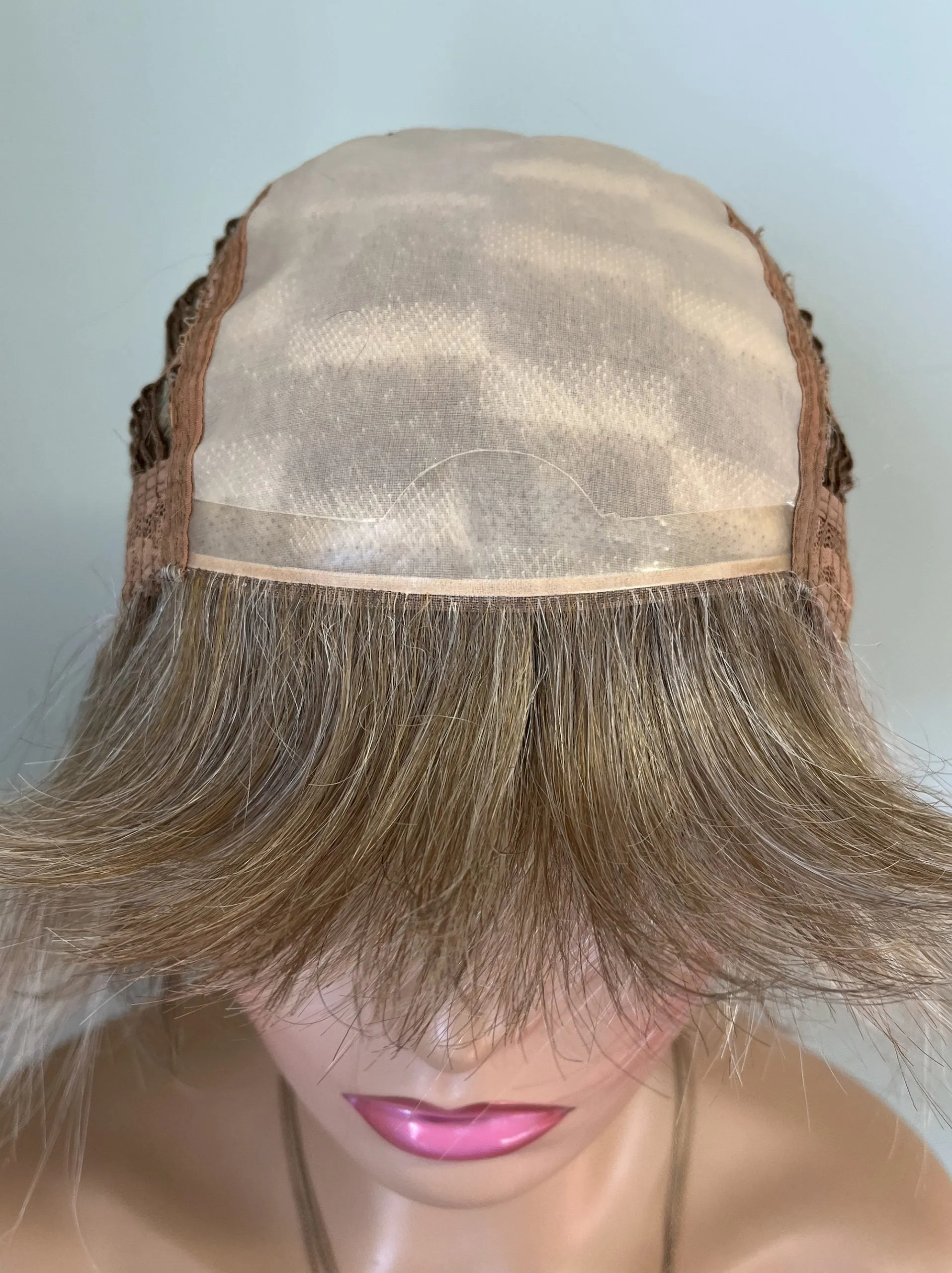 Preloved, Rene of Paris, Erin wig | Synthetic fibre | Creamy Toffee | Average cap | 11" length