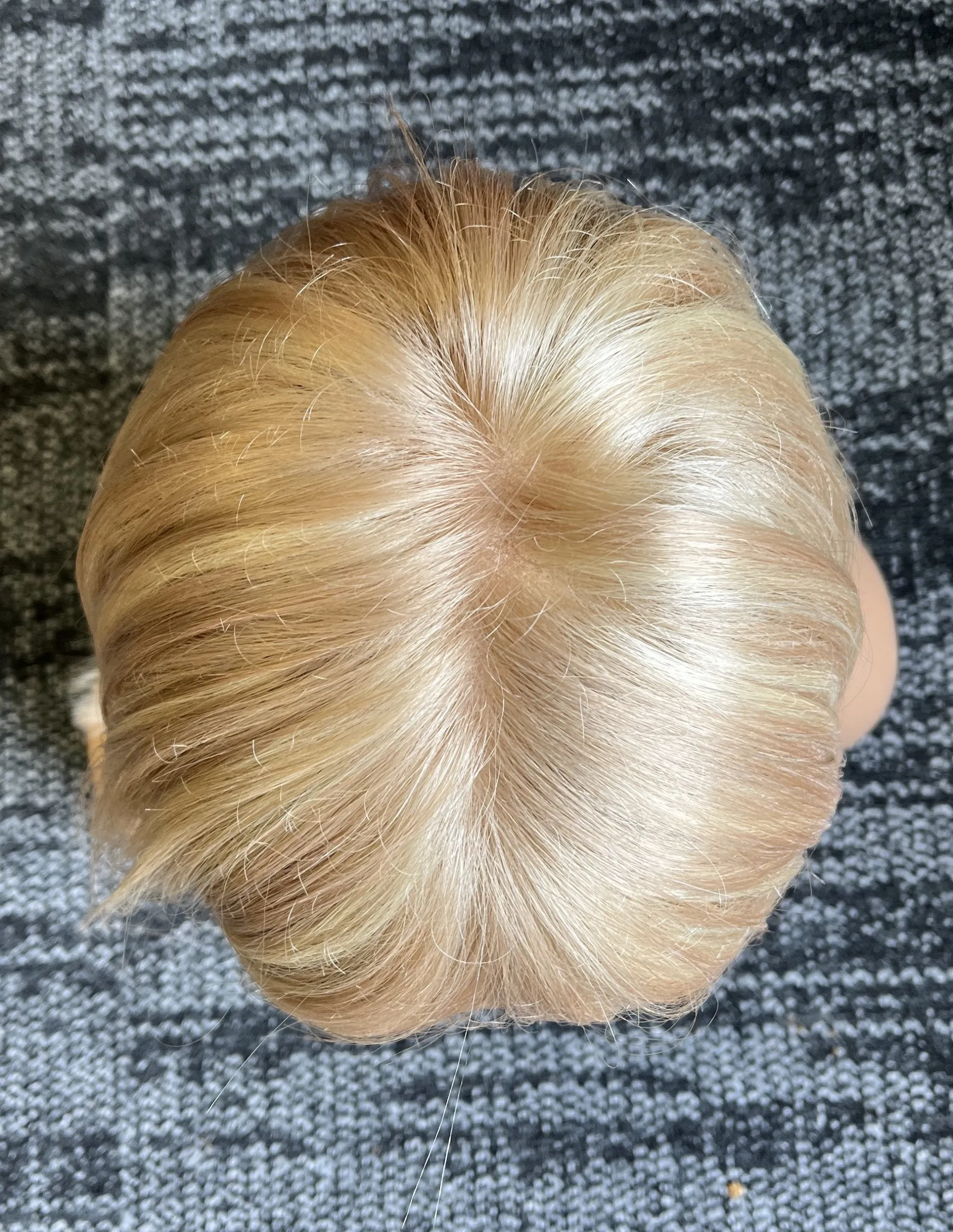 Preloved, Revlon Wigs, Ellie wig | Synthetic fibre | Golden Glaze | Average cap | 17″ length